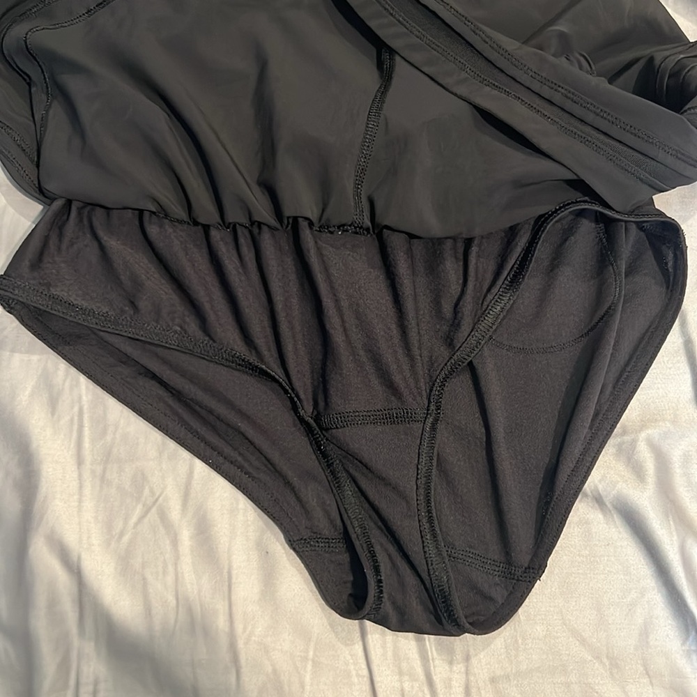 Lululemon running shorts - Picture 4 of 5
